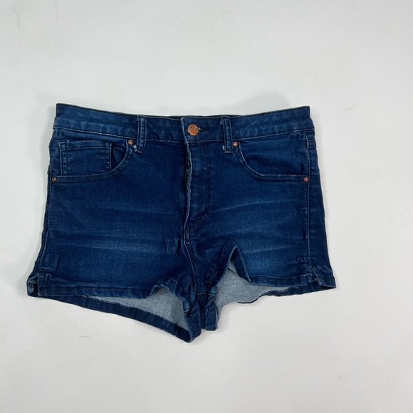 NWOT F21 DENIM SHORTS - Picture 5 of 5